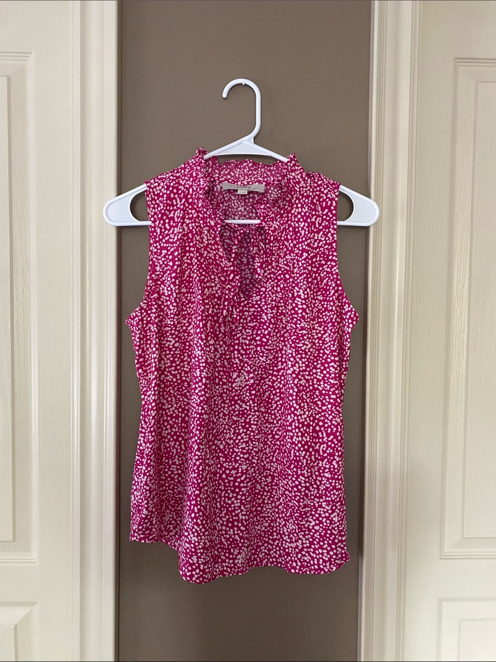 LOFT Sleeveless Pink Dotted V-Neck Blouse